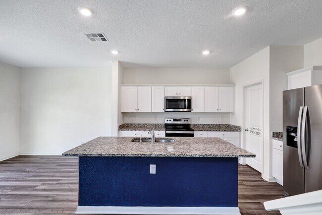 Building Photo - ***MOVE-IN SPECIAL: TWO WEEKS FREE***Spacious Two-Story Retreat on a Cul-de-Sac with Bonus Room