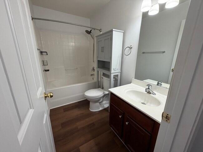 Building Photo - 1863 New Castle Dr