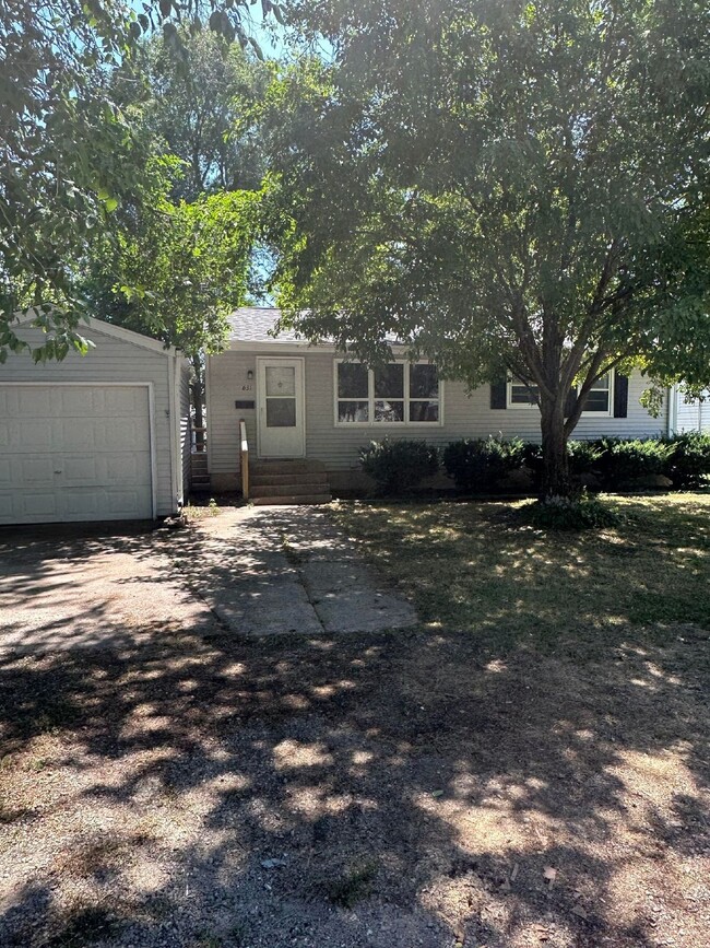 Primary Photo - 3 Bedroom | 2 Bathroom Single-Family Home ...