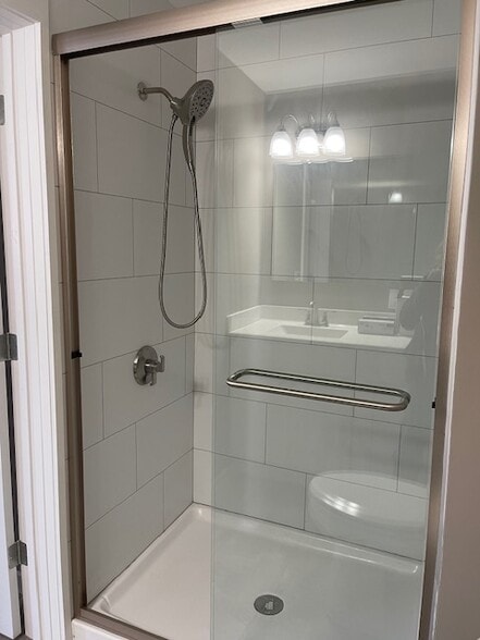 Shower - 314 N Rogers St