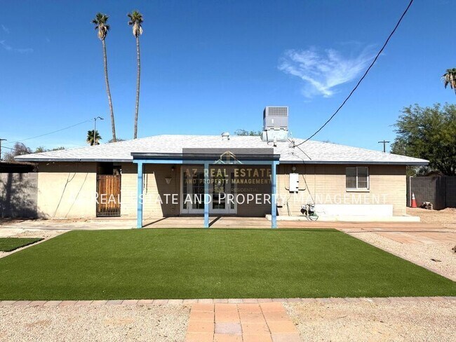 Building Photo - 1725 S Farmer Ave