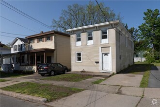 Building Photo - 170 W 8th St