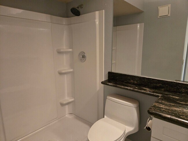 Building Photo - Ground-floor San Carlos stunning single-story condo available immediately.