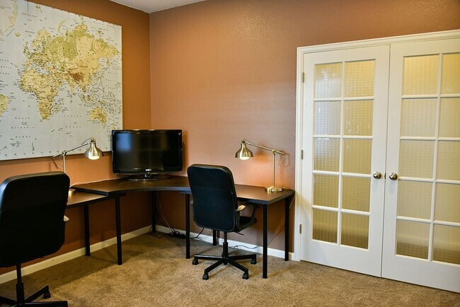 Building Photo - Great 3 Bed / 3 Bath with Garage! Open Floor Plan with Upgrades!