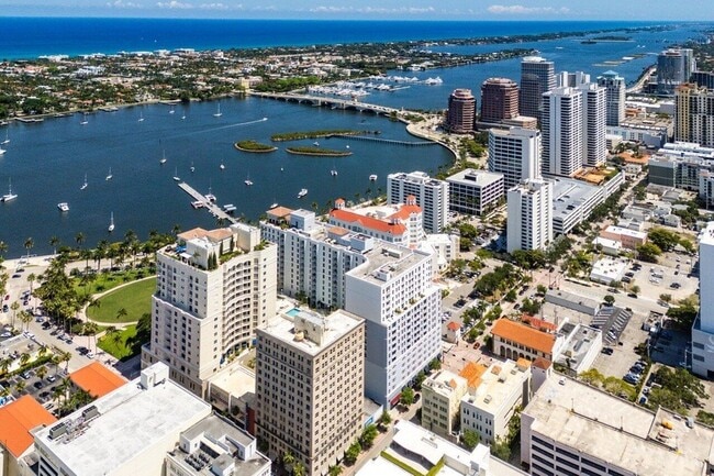 Building Photo - 255 Evernia St