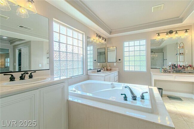 Building Photo - BEAUTIFUL 2 STORY 5 BEDROOM 4 FULL BATHROO...