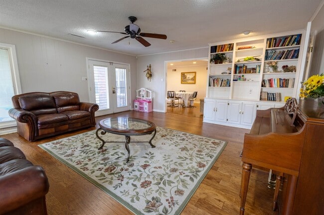 Building Photo - 5454 Brantford Ave