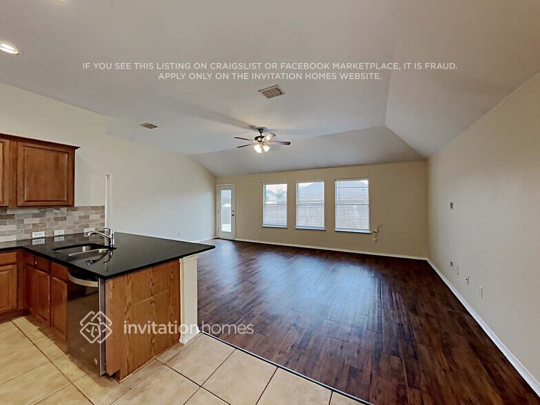 Building Photo - 1120 Melrose Dr