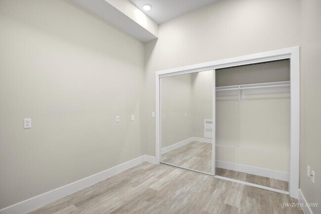 Building Photo - 70 Terra Vista Ave