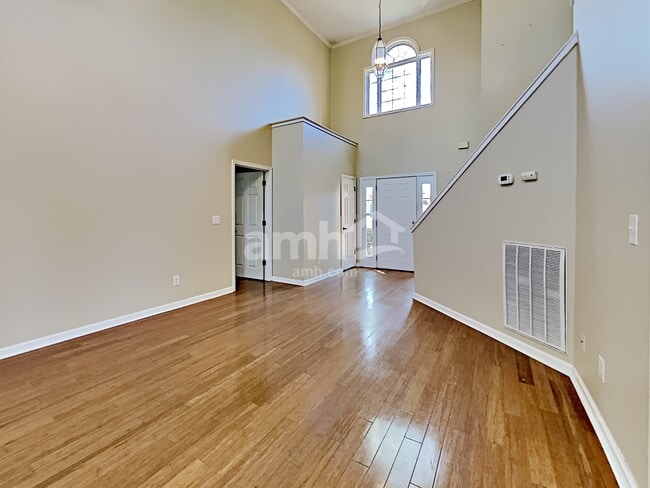 Building Photo - 2209 Ipswitch Dr