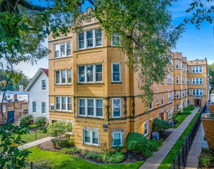 Building Photo - 4806 N Paulina St