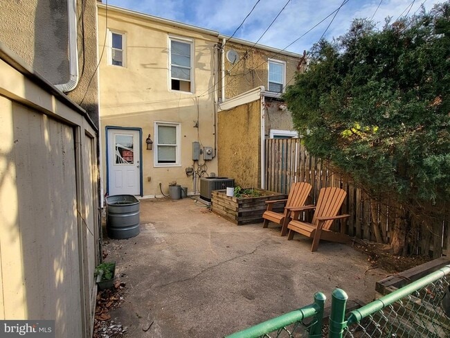 Building Photo - 813 E Fort Ave