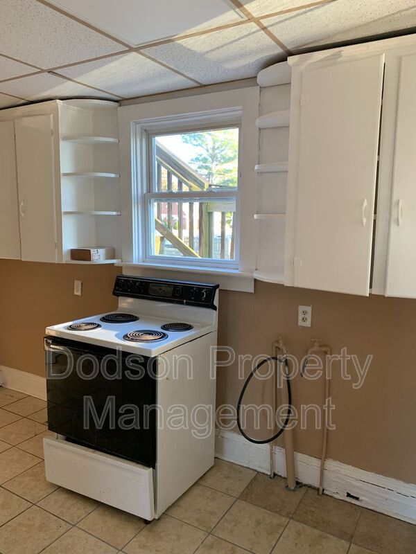 Building Photo - 901 E Nine Mile Rd