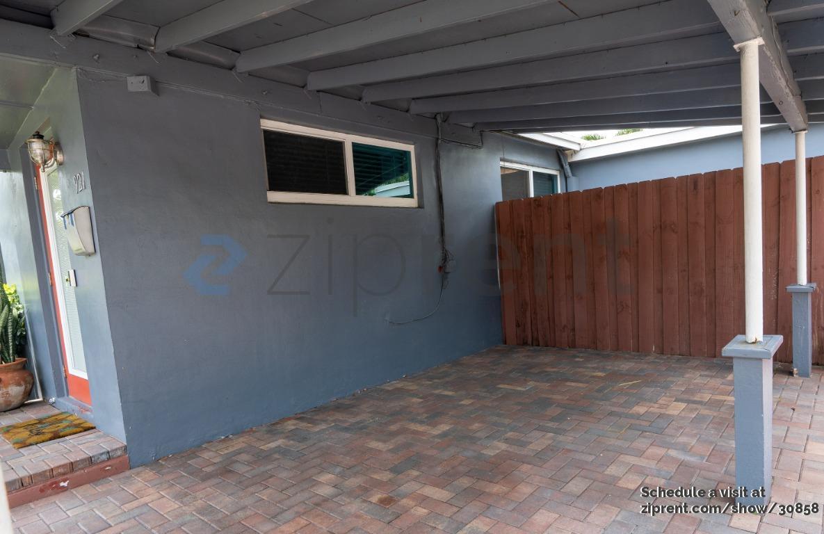 Building Photo - 921 NE 58th St