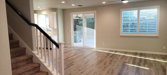 Building Photo - Gorgeous 4 bedroom 3 bath in Fiddyment Farm