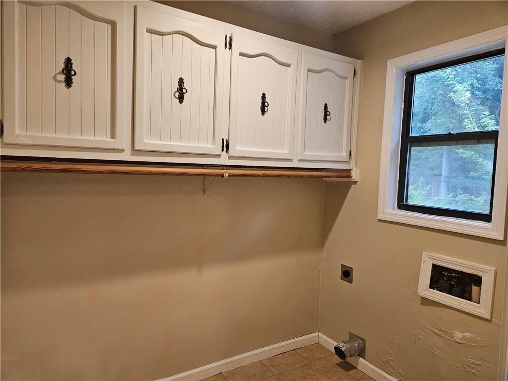 Building Photo - 395 Monivea Ln