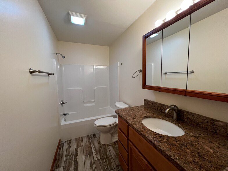 Building Photo - 202 Rail Rd