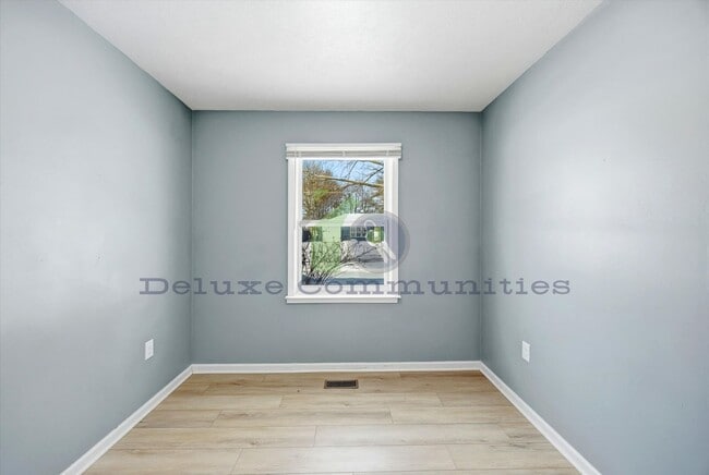 Building Photo - Spacious 3 Bedroom Single Family Home Near Downtown GR | $1795