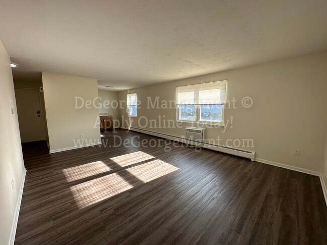 Building Photo - Georgetown Manor Apartments