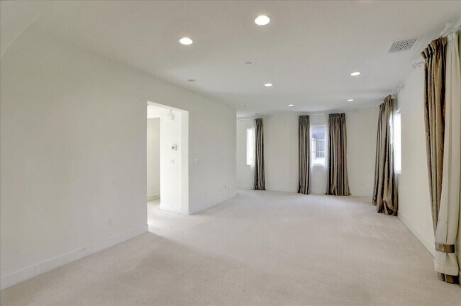 Building Photo - For Rent: Spacious 4BR/3.5BA Newer Home in...