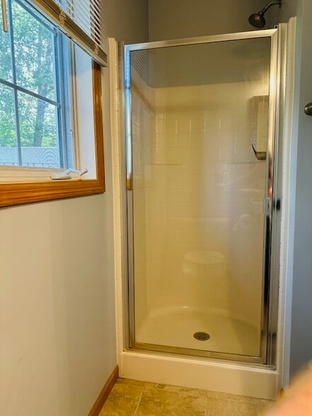 Main level shower - 9092 Merrimac Ln N