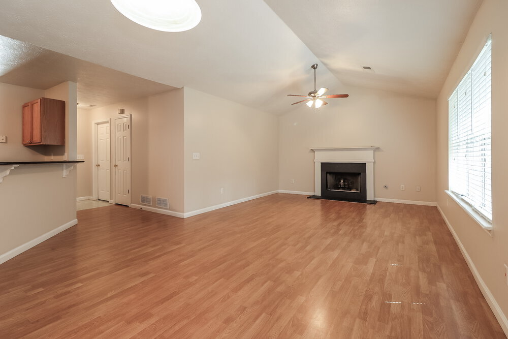 Building Photo - 2669 Lake Park Bend