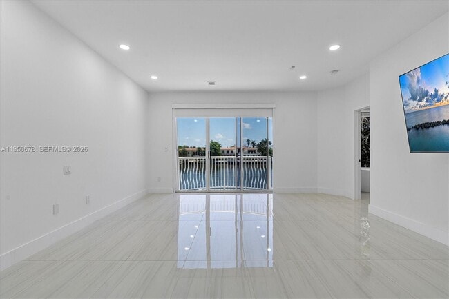 Building Photo - 21301 NE 38th Ave