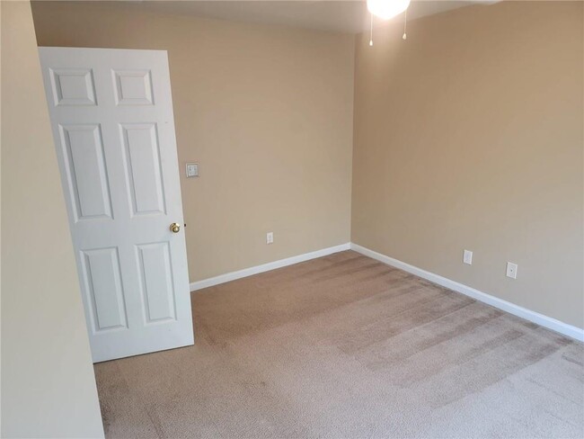 Building Photo - 1698 Broomfield Way