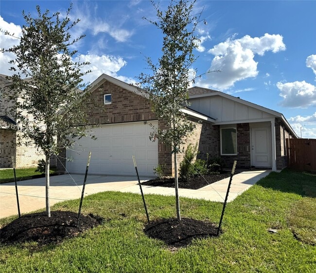 Building Photo - 3080 Fantasy Ter Dr