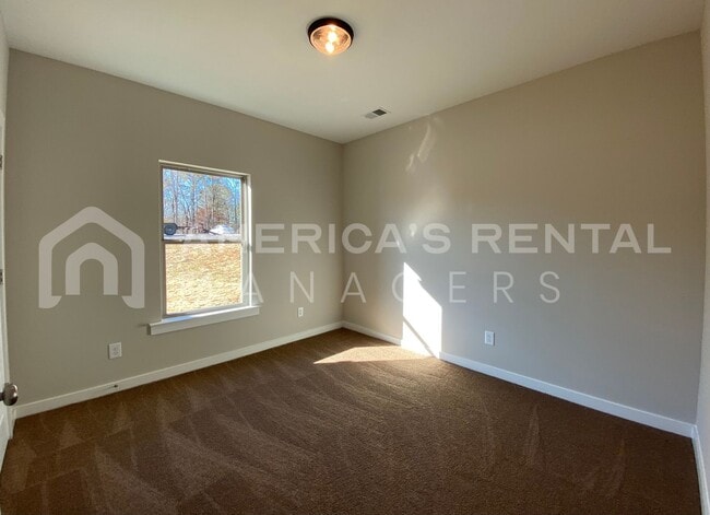 Building Photo - 308 Lakewood Ln