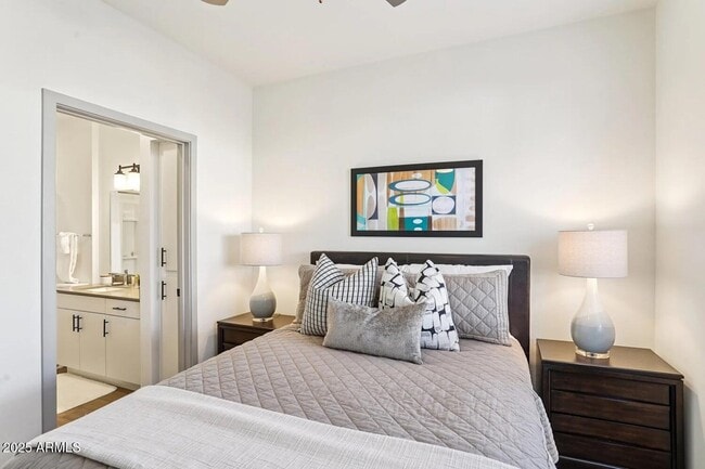 Building Photo - 1161 E O'Neil Dr