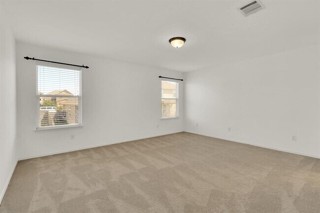 Building Photo - 900 Sawbuck Dr