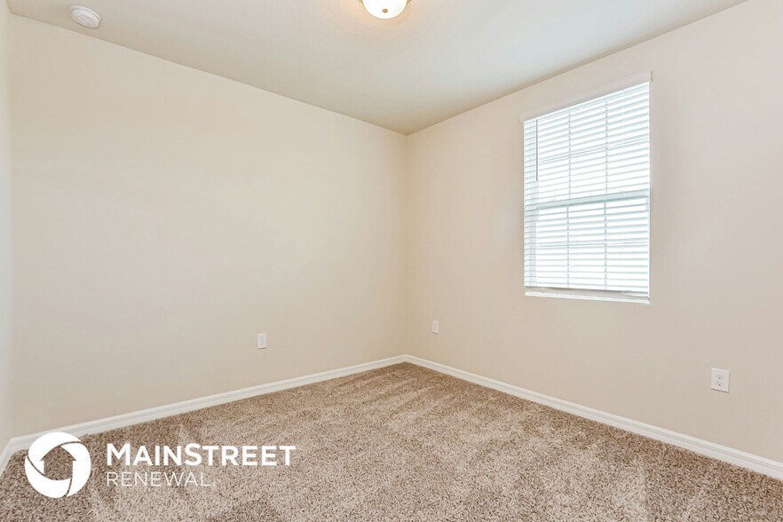 Building Photo - 1090 Oak Vly Dr