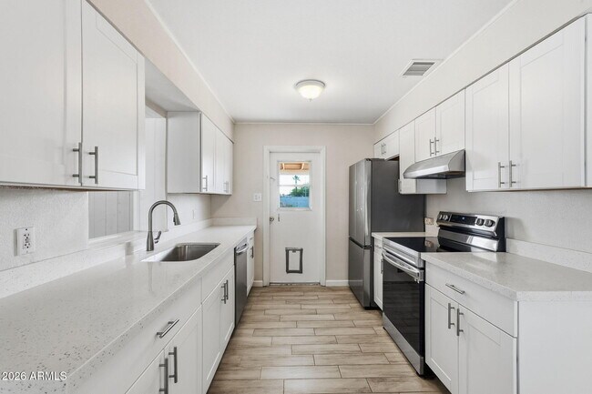 Building Photo - 2401 N 66th St