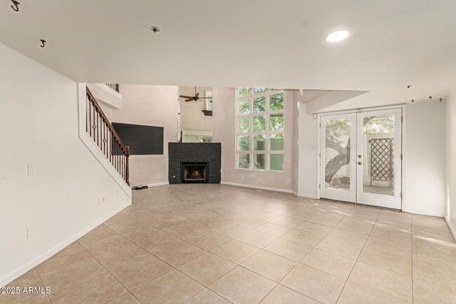 Building Photo - 21 W Pasadena Ave