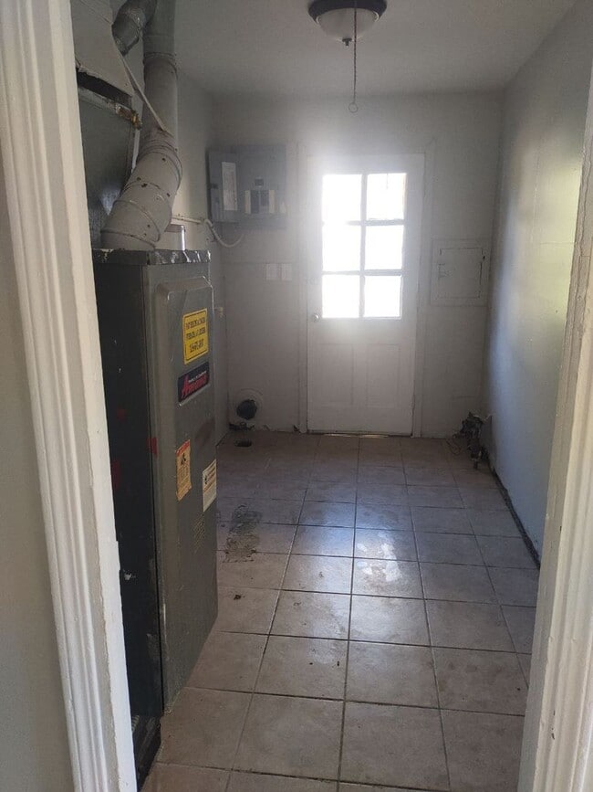 Building Photo - Charming Home Available – Won’t Last Long!