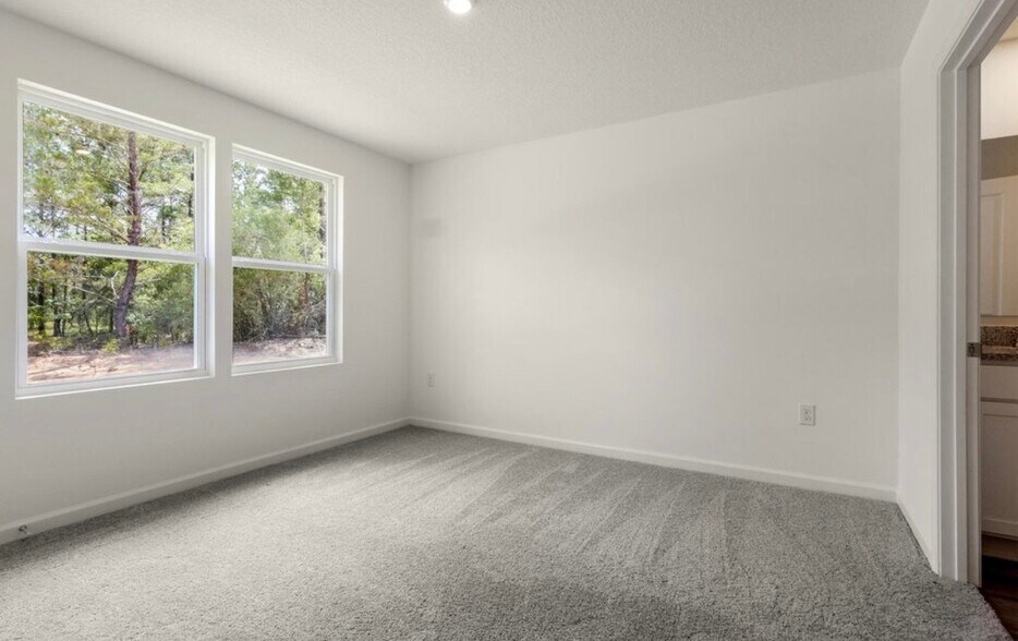 Building Photo - 135 Tiger Lily Ln