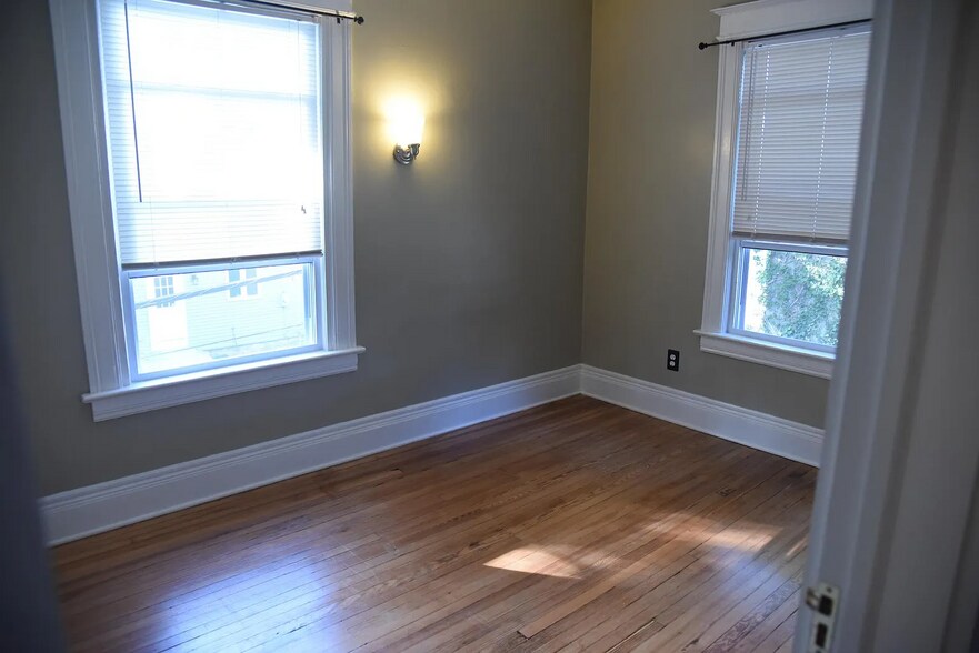 Bedroom #1 - 62 Morningside Park