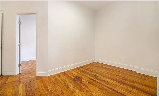 Building Photo - 301 E 53rd St