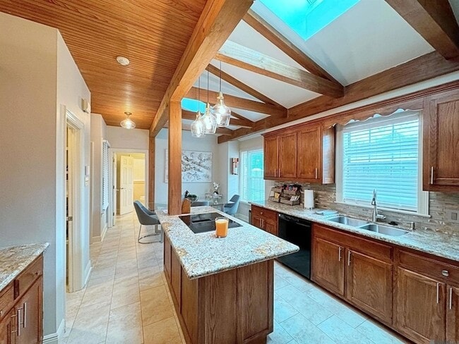 Building Photo - 11831 Thornberry Ln