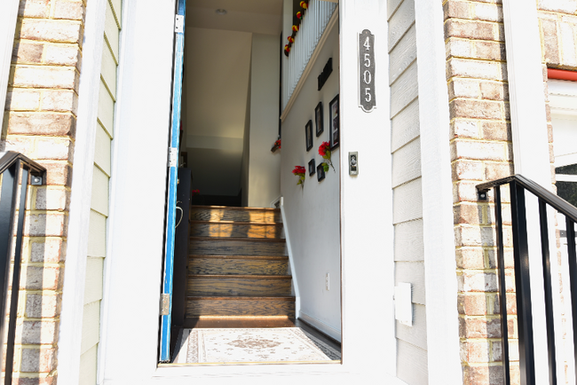 Building Photo - 4505 Hayloft Ct