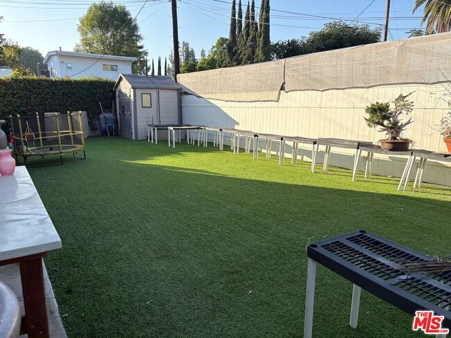 Building Photo - 7051 White Oak Ave