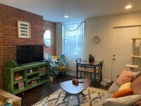 Building Photo - 2 BEDROOM IN THE SOUTHSIDE SLOPES- Available August 5!