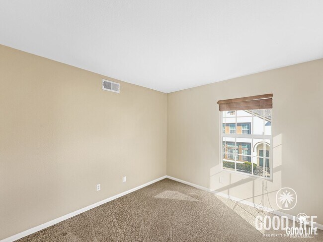 Building Photo - Great 2B/2BA Townhome in Scripps Ranch w/ New Carpets, A/C & Swimming Pool!