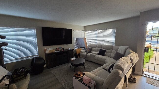 Building Photo - 1322 Carnell Ct