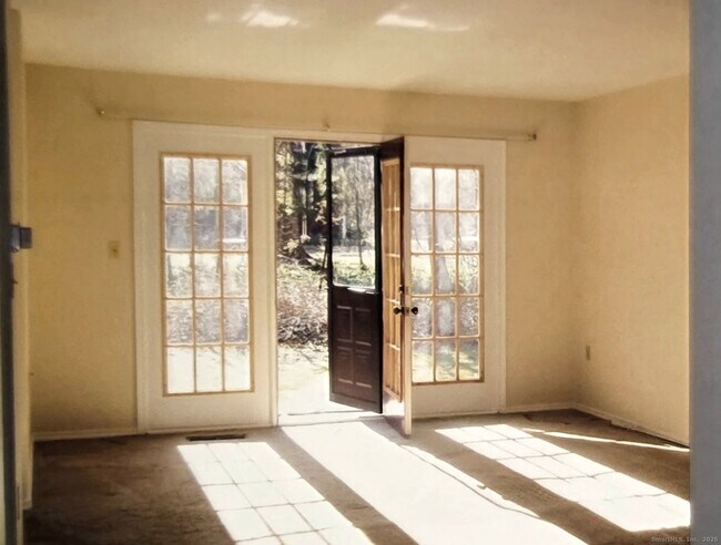 Building Photo - 35 Nutmeg Rd