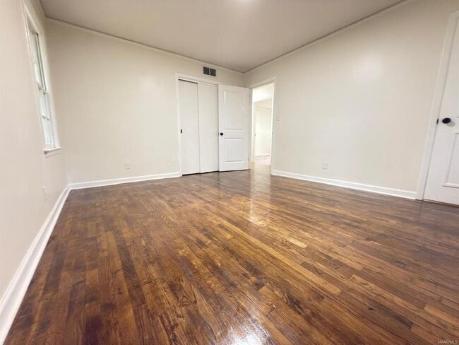 Building Photo - 1406 Beaumont Dr