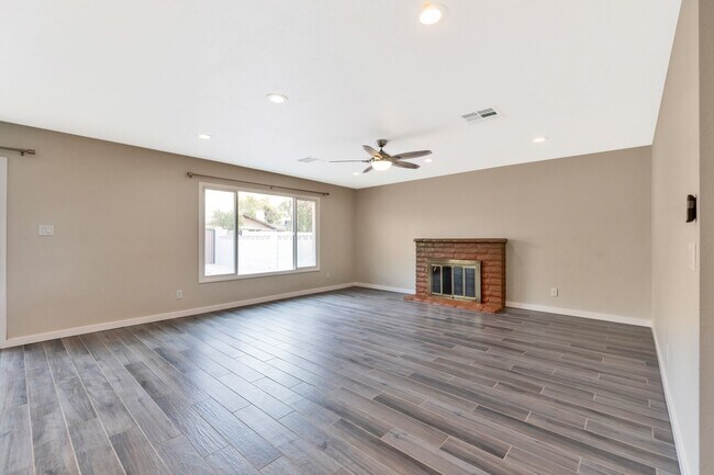 Building Photo - Remodeled home in amazing ASU neighborhood
