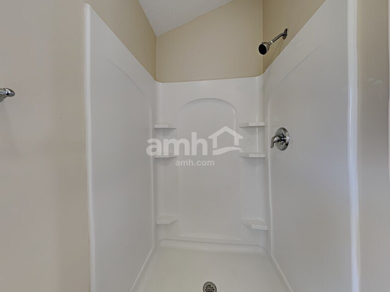 Building Photo - 14247 Summer Breeze Dr