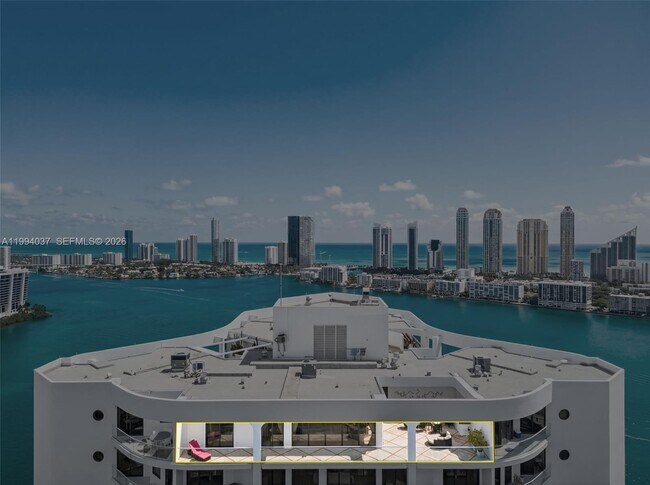 Building Photo - 2800 Island Blvd